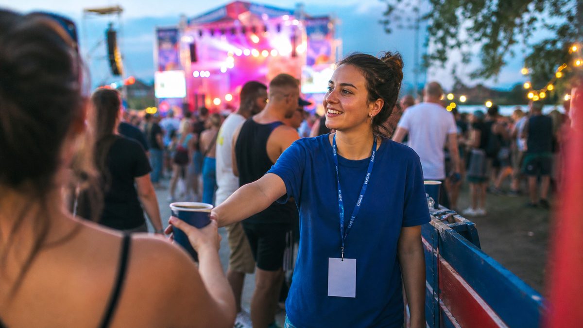 Rad na festivalima, koncertima i manifestacijama: Sezonska i vikend ispomoć za mlade